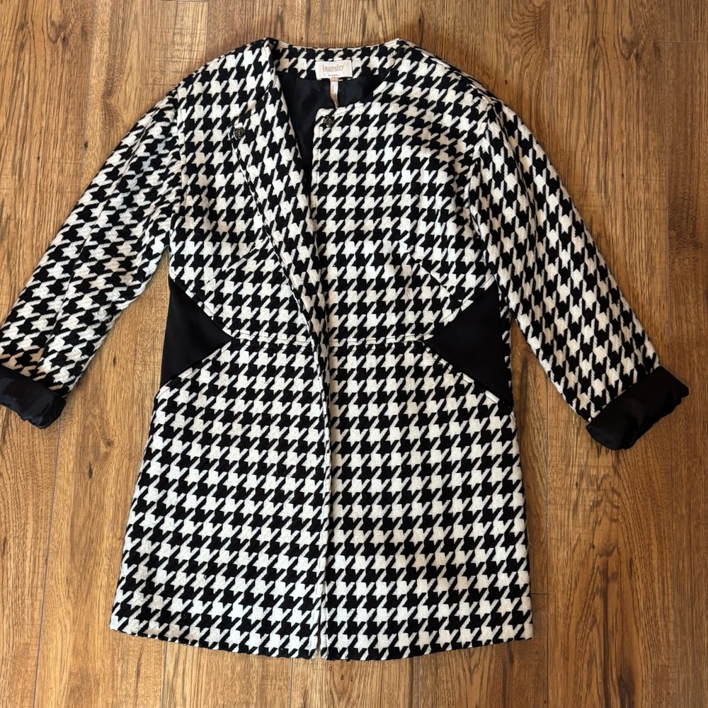 Vintage Black and white houndstooth light jacket